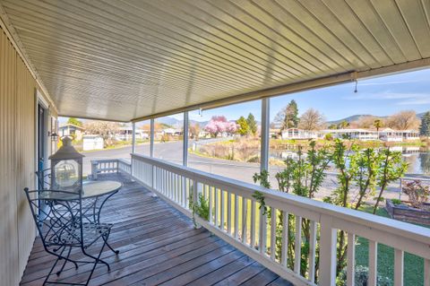 Mobile Home in Grants Pass OR 2295 SW Webster Road.jpg
