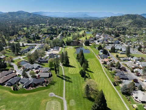 Single Family Residence in Grants Pass OR 175 Morris Lane 36.jpg