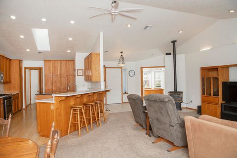 Single Family Residence in Grants Pass OR 175 Morris Lane 5.jpg
