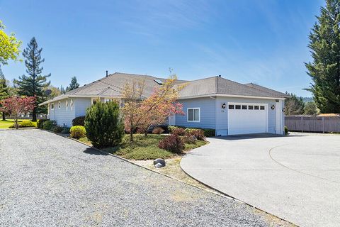 Single Family Residence in Grants Pass OR 175 Morris Lane 1.jpg
