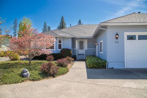 Single Family Residence in Grants Pass OR 175 Morris Lane 27.jpg