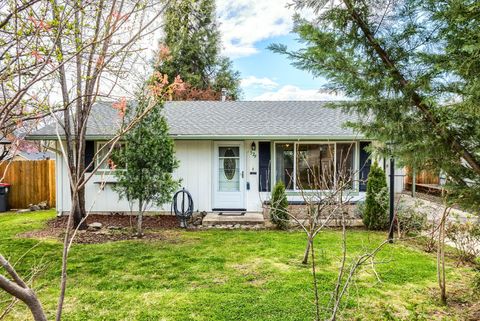 Single Family Residence in Medford OR 529 Pearl Street.jpg