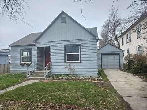 Single Family Residence in Klamath Falls OR 2115 Vine Avenue.jpg