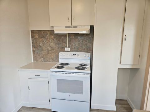 Single Family Residence in Klamath Falls OR 2115 Vine Avenue 1.jpg