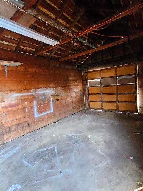 Single Family Residence in Klamath Falls OR 2115 Vine Avenue 11.jpg