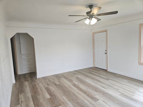 Single Family Residence in Klamath Falls OR 2115 Vine Avenue 3.jpg