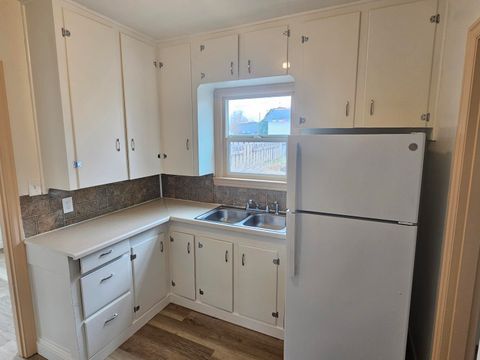 Single Family Residence in Klamath Falls OR 2115 Vine Avenue 2.jpg