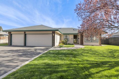 Single Family Residence in Klamath Falls OR 6726 Verda Vista Drive.jpg