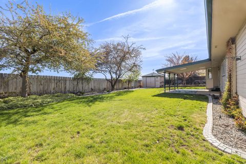 Single Family Residence in Klamath Falls OR 6726 Verda Vista Drive 56.jpg