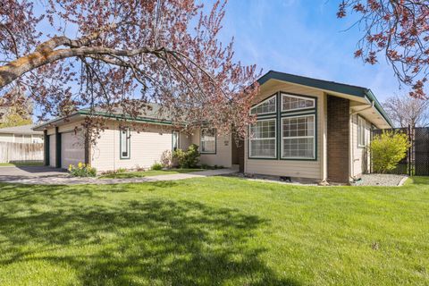Single Family Residence in Klamath Falls OR 6726 Verda Vista Drive 5.jpg