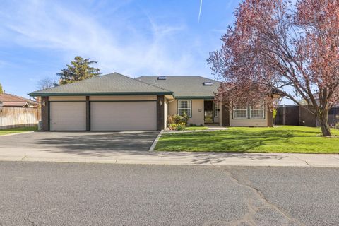 Single Family Residence in Klamath Falls OR 6726 Verda Vista Drive 1.jpg