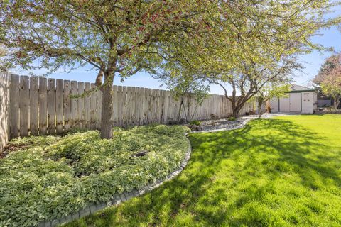 Single Family Residence in Klamath Falls OR 6726 Verda Vista Drive 54.jpg