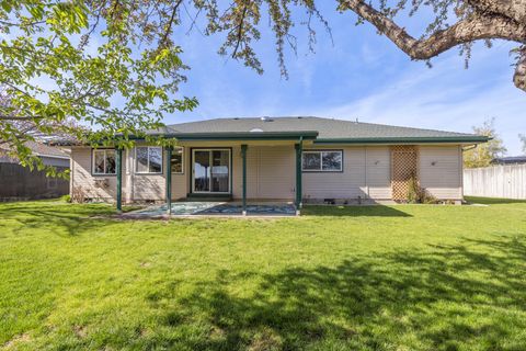 Single Family Residence in Klamath Falls OR 6726 Verda Vista Drive 52.jpg