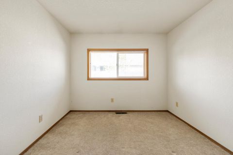 Single Family Residence in Klamath Falls OR 6726 Verda Vista Drive 35.jpg