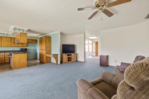 Single Family Residence in Klamath Falls OR 6726 Verda Vista Drive 25.jpg