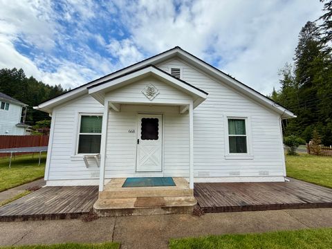 Single Family Residence in Glendale OR 668 Montgomery Avenue 1.jpg