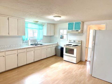 Single Family Residence in Glendale OR 668 Montgomery Avenue 10.jpg