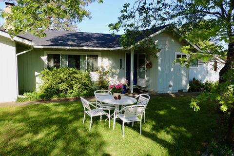 Single Family Residence in Central Point OR 5072 Old Stage Road.jpg