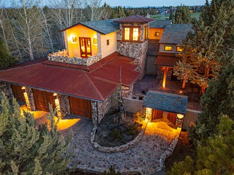 Single Family Residence in Bend OR 23021 Brushline Court.jpg
