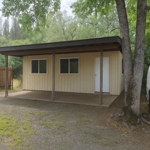Single Family Residence in Shady Cove OR 104 Fir Street.jpg