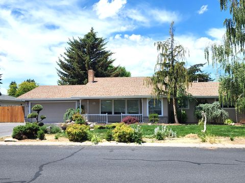 Single Family Residence in Klamath Falls OR 3634 La Marada Way.jpg
