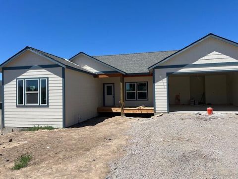 Single Family Residence in Klamath Falls OR 5449 Shalynn Drive.jpg