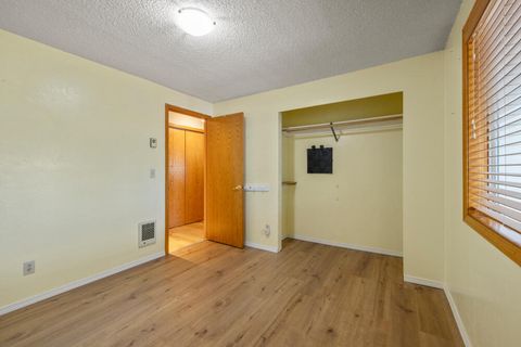 Single Family Residence in Klamath Falls OR 536 Delta Street 23.jpg