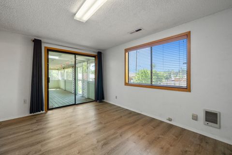 Single Family Residence in Klamath Falls OR 536 Delta Street 33.jpg
