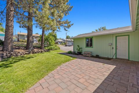 Single Family Residence in Klamath Falls OR 536 Delta Street 8.jpg