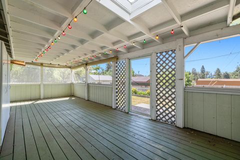 Single Family Residence in Klamath Falls OR 536 Delta Street 37.jpg