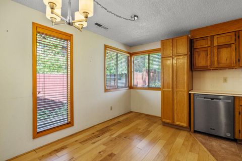 Single Family Residence in Klamath Falls OR 536 Delta Street 18.jpg