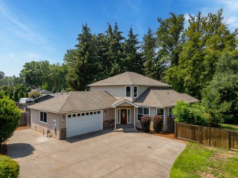 Single Family Residence in Grants Pass OR 133 Mini Lane.jpg