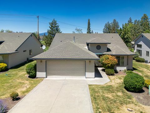 Condominium in Klamath Falls OR 455 Hanks Street.jpg
