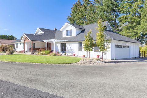 Single Family Residence in Grants Pass OR 4500 Leonard Road 1.jpg