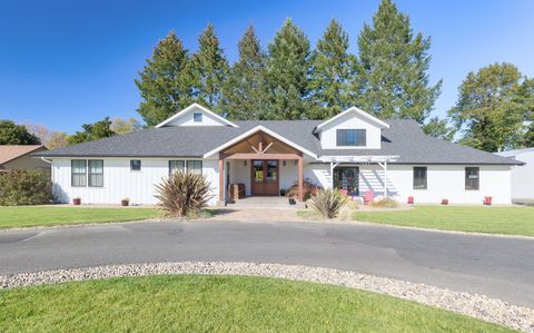 Single Family Residence in Grants Pass OR 4500 Leonard Road.jpg