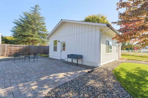 Single Family Residence in Grants Pass OR 4500 Leonard Road 46.jpg