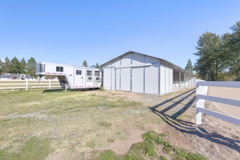 Single Family Residence in Grants Pass OR 4500 Leonard Road 8.jpg