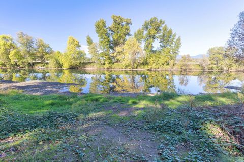 Single Family Residence in Grants Pass OR 4500 Leonard Road 64.jpg