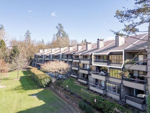 Condominium in Grants Pass OR 115 Rogue River Highway #302.jpg