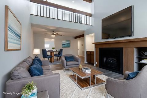 Condominium in Grants Pass OR 115 Rogue River Highway #302.jpg
