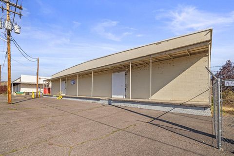  in Klamath Falls OR 615 S Spring Street.jpg