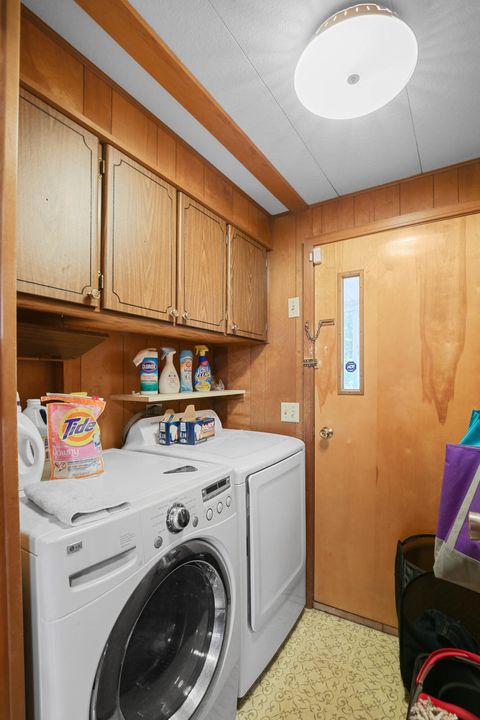 Mobile Home in Grants Pass OR 701 Westmont Drive 1.jpg