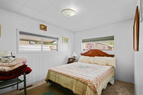 Mobile Home in Grants Pass OR 701 Westmont Drive 20.jpg