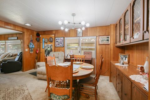 Mobile Home in Grants Pass OR 701 Westmont Drive 13.jpg