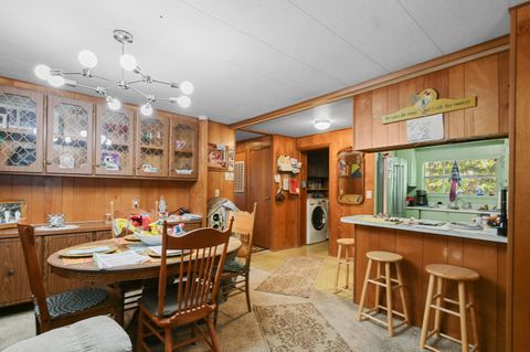 Mobile Home in Grants Pass OR 701 Westmont Drive 10.jpg