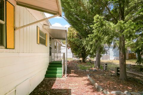 Mobile Home in Grants Pass OR 701 Westmont Drive 5.jpg