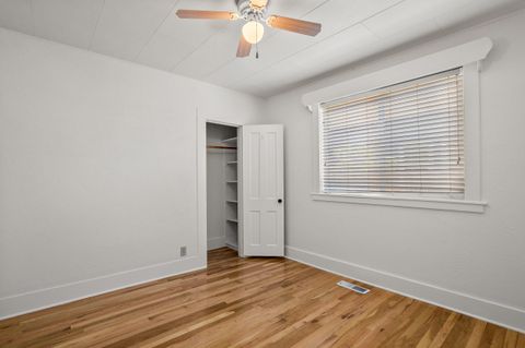 Single Family Residence in Grants Pass OR 419 NW C Street 18.jpg
