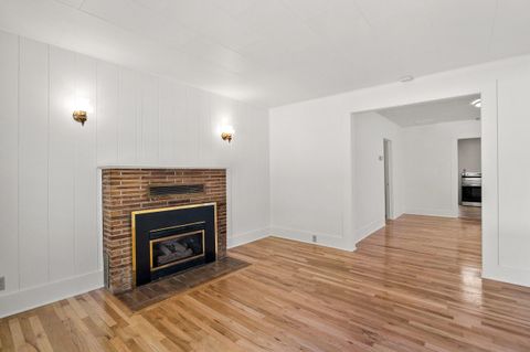 Single Family Residence in Grants Pass OR 419 NW C Street 5.jpg