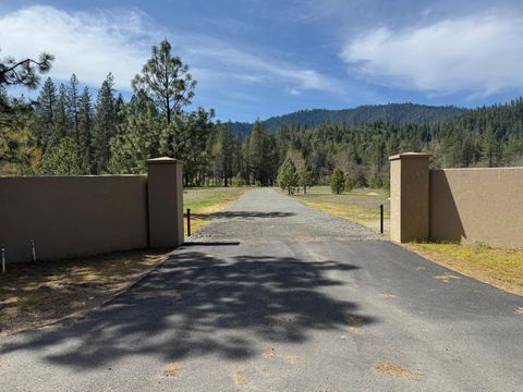  in Rogue River OR 249 DeRuyte Way.jpg