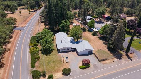 Single Family Residence in Grants Pass OR 512 Board Shanty Creek Road.jpg
